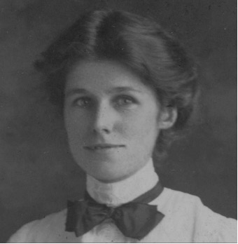 This image has an empty alt attribute; its file name is cora.jpg